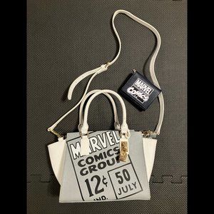Samantha Thavasa Marvel Comics Cross-Body Gray & White Handbag & Wallet